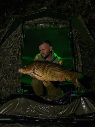 Vyrazil jsem na řeku otestovat náš nový přírůstek do řady Neonek. Šéfík @petrabschneider na první výpravě na řeku na tuto...