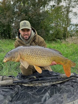 Další oběť našeho super pálivého Kouzelného Fénixe 🐦‍🔥🐦‍🔥🐦‍🔥!!! @honza.plic #lovkapra #rybolov #kaprařina #fishing...